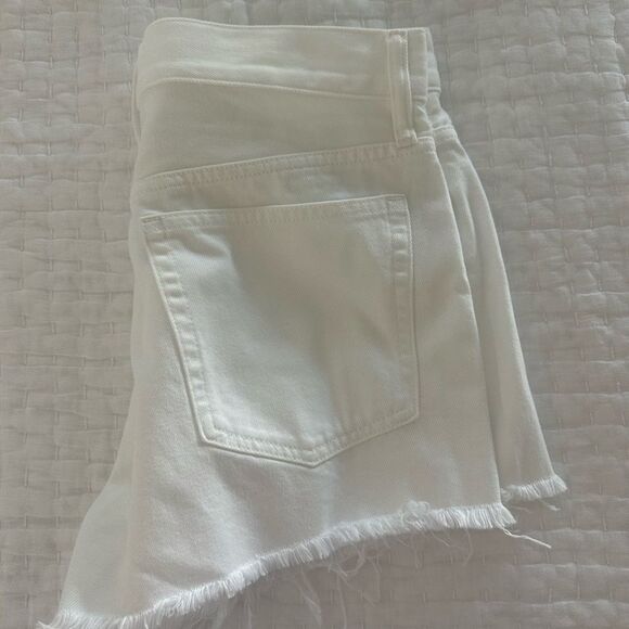 J Crew Relaxed denim short in white NWT - Picture 2 of 3